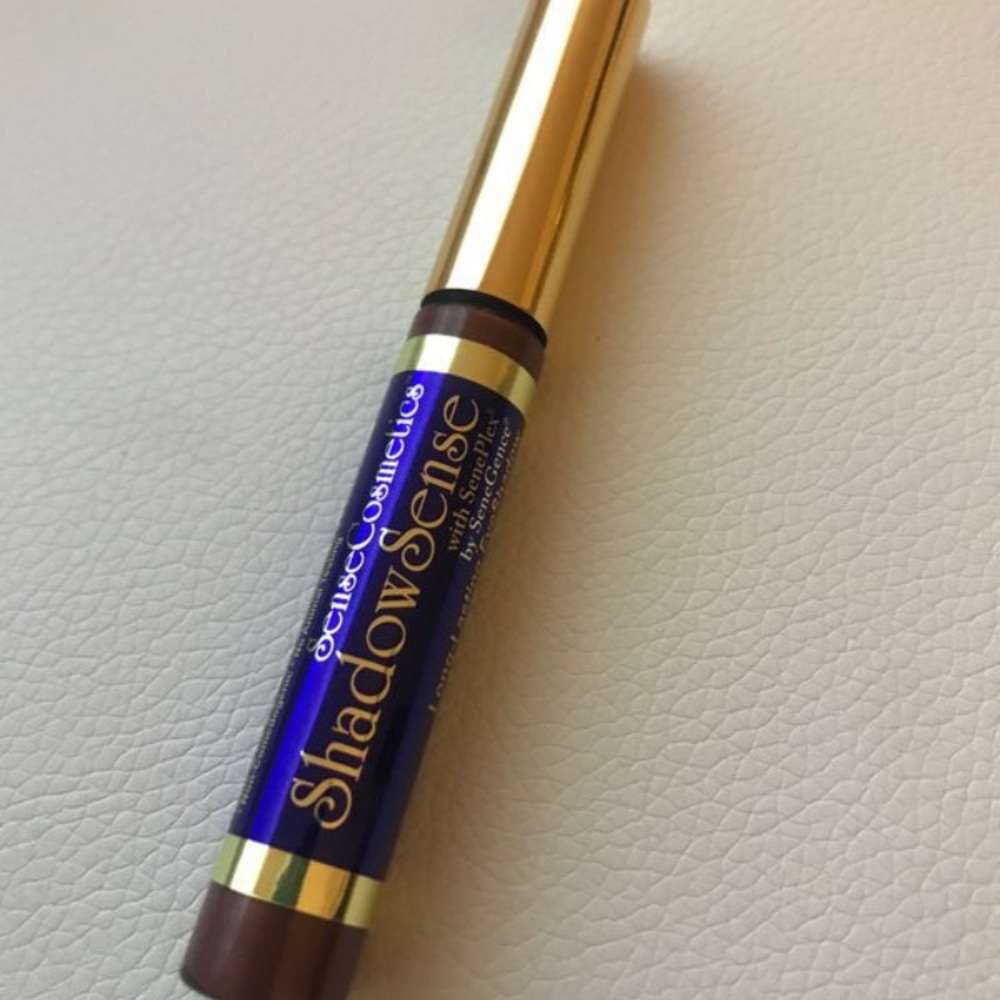 Senegence Shadowsense Eyeshadow in Garnet